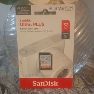 SanDisk Ultra PLUS 32GB SDHC UHS-I Card - Red and White